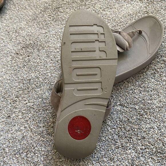 Fitflop Yoko Thong Sandals Sz 9 EU 41  Gray Floral Suede Wedge Beach Casual - Picture 8 of 9